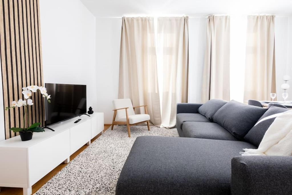 Orestaliving- 3Br On The Daube Canal/Friedensbruecke Viena Exterior foto